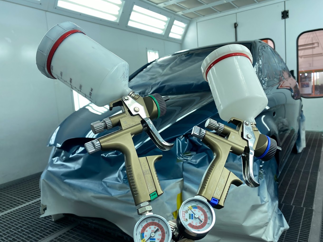 Professional spray guns